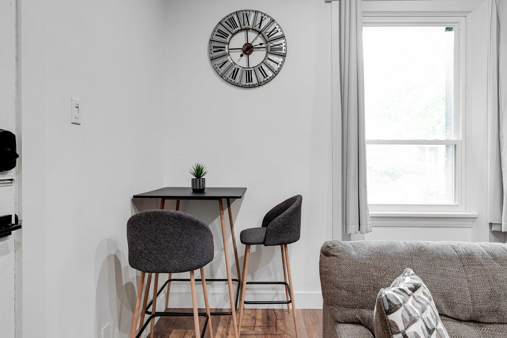 Old South: 2 Bedroom Century Apartment Unit 1 - Image 8