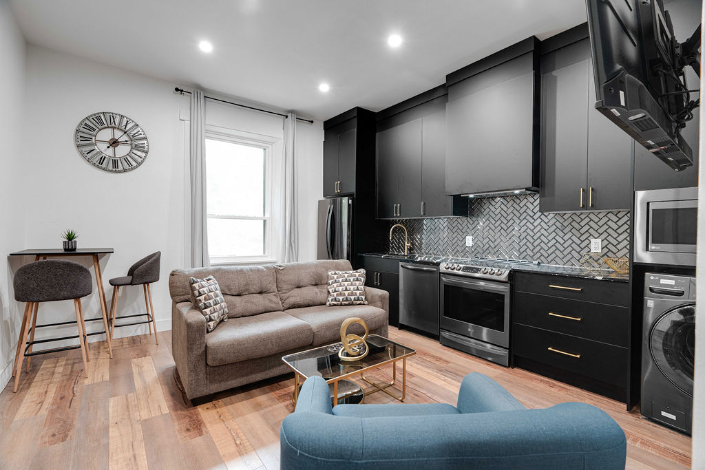 Old South: 2 Bedroom Century Apartment Unit 1 - Image 6