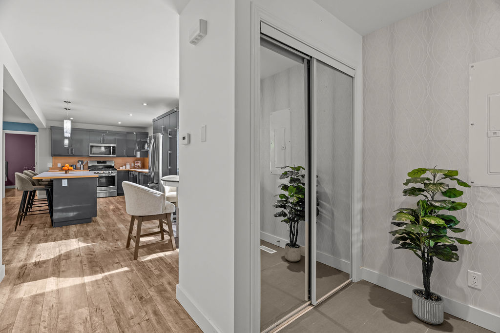 Byron-Springbank: 2 Bedroom Apartment Main Unit A - Image 15