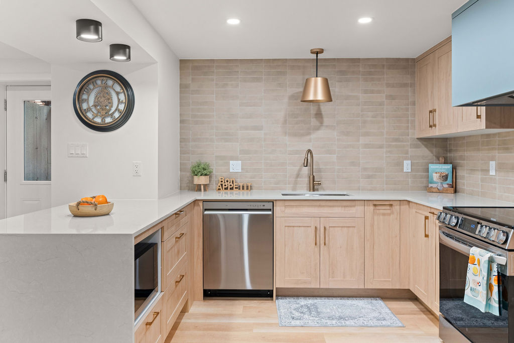 NEW Byron-Springbank: 1 Bedroom Apartment Lower Unit D - Image 5