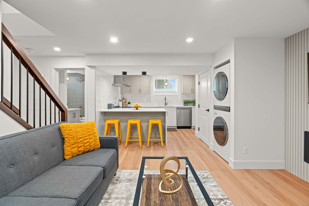 NEW Byron-Springbank: 1 Bedroom Apartment Lower Unit C - Image 4