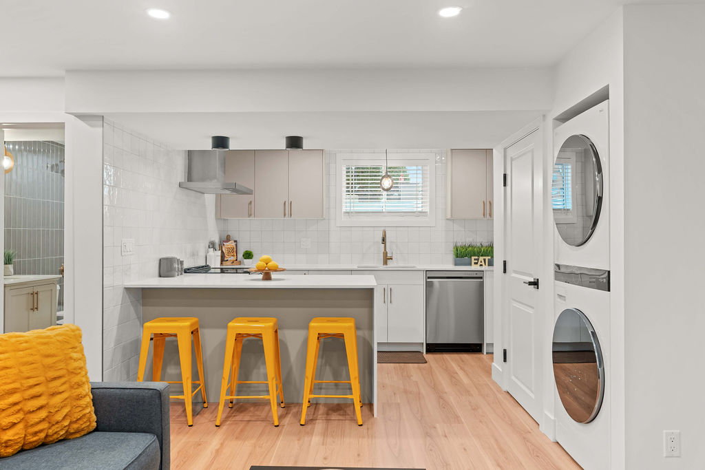 NEW Byron-Springbank: 1 Bedroom Apartment Lower Unit C - Image 9