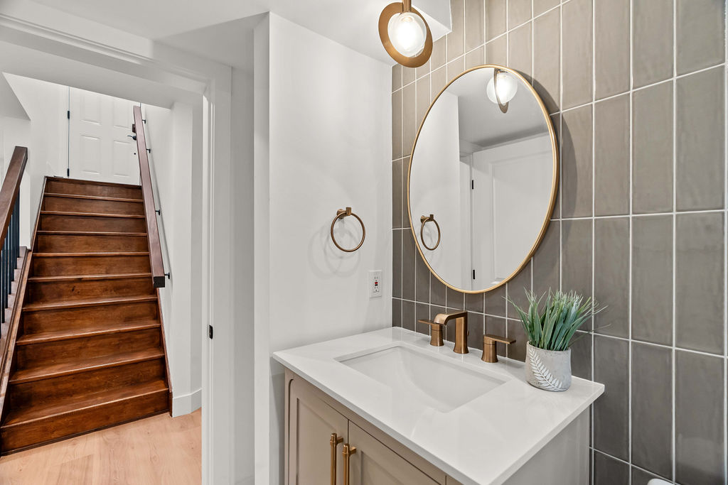 NEW Byron-Springbank: 1 Bedroom Apartment Lower Unit C - Image 12